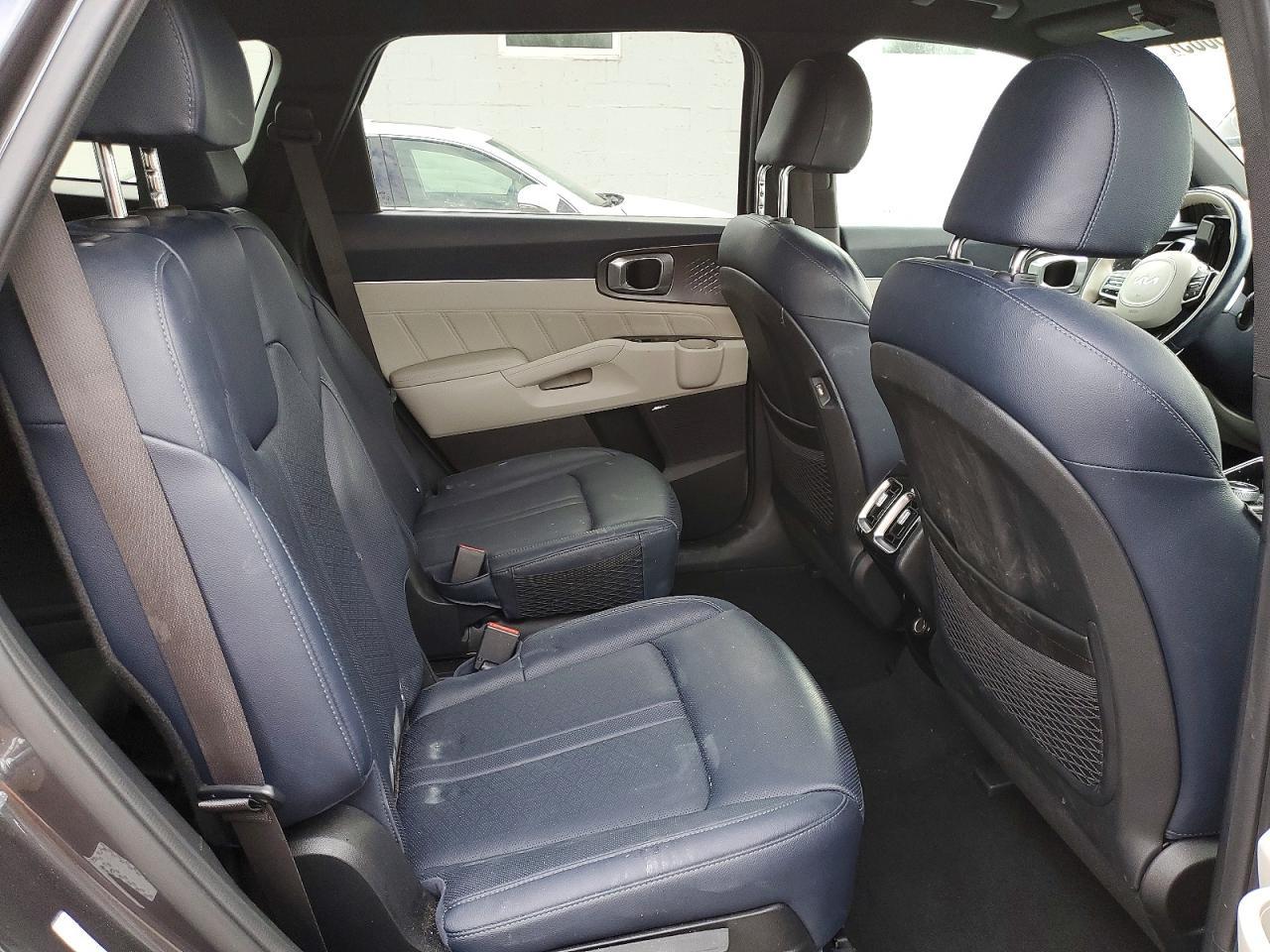2022 KIA SORENTO