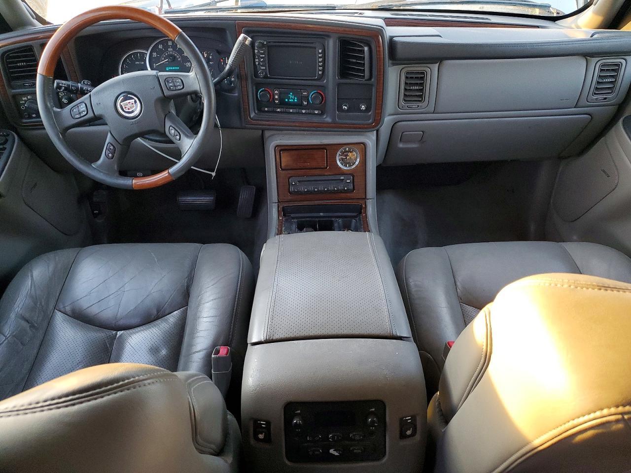 2004 CADILLAC Escalade ESV