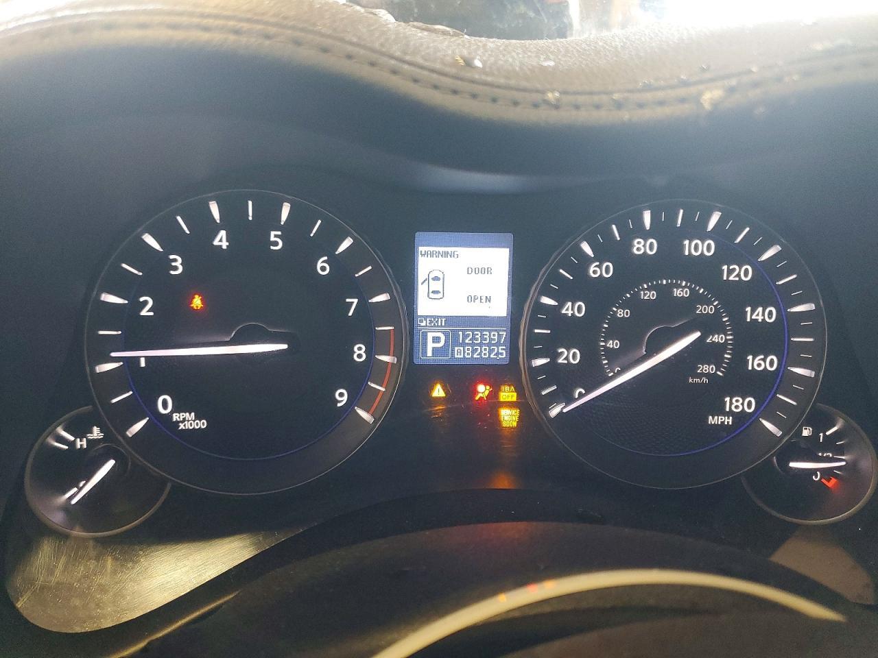 2011 INFINITI M37