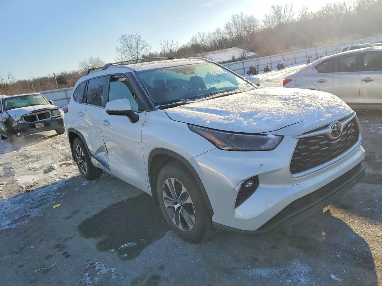 2024 TOYOTA HIGHLANDER