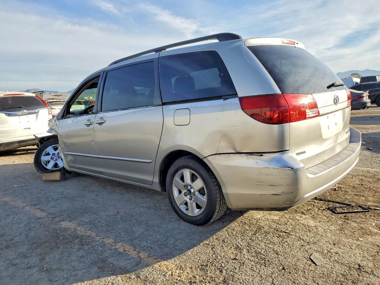 2004 TOYOTA SIENNA