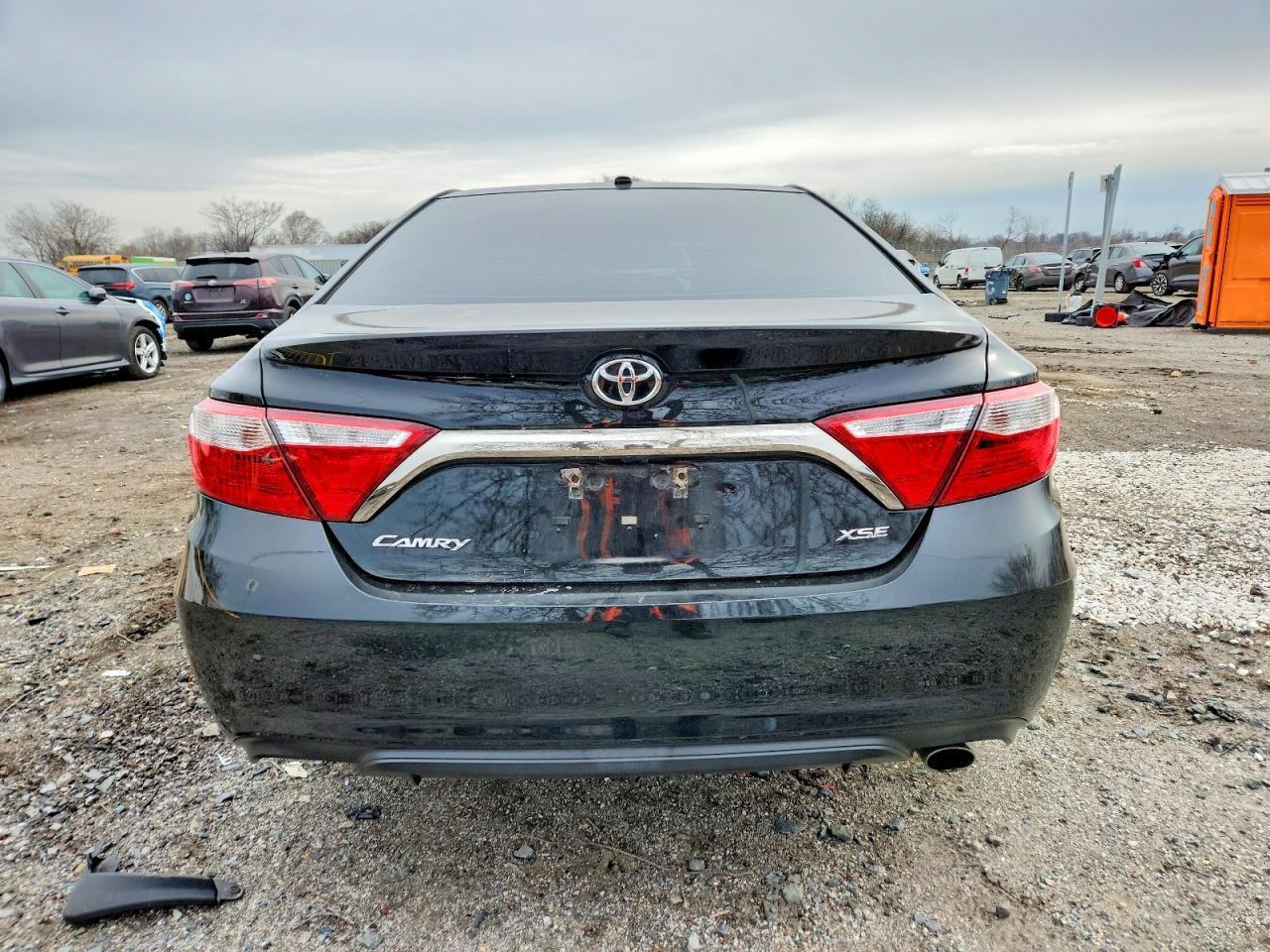 2016 TOYOTA CAMRY