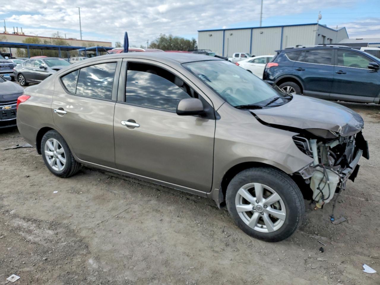 2012 NISSAN VERSA