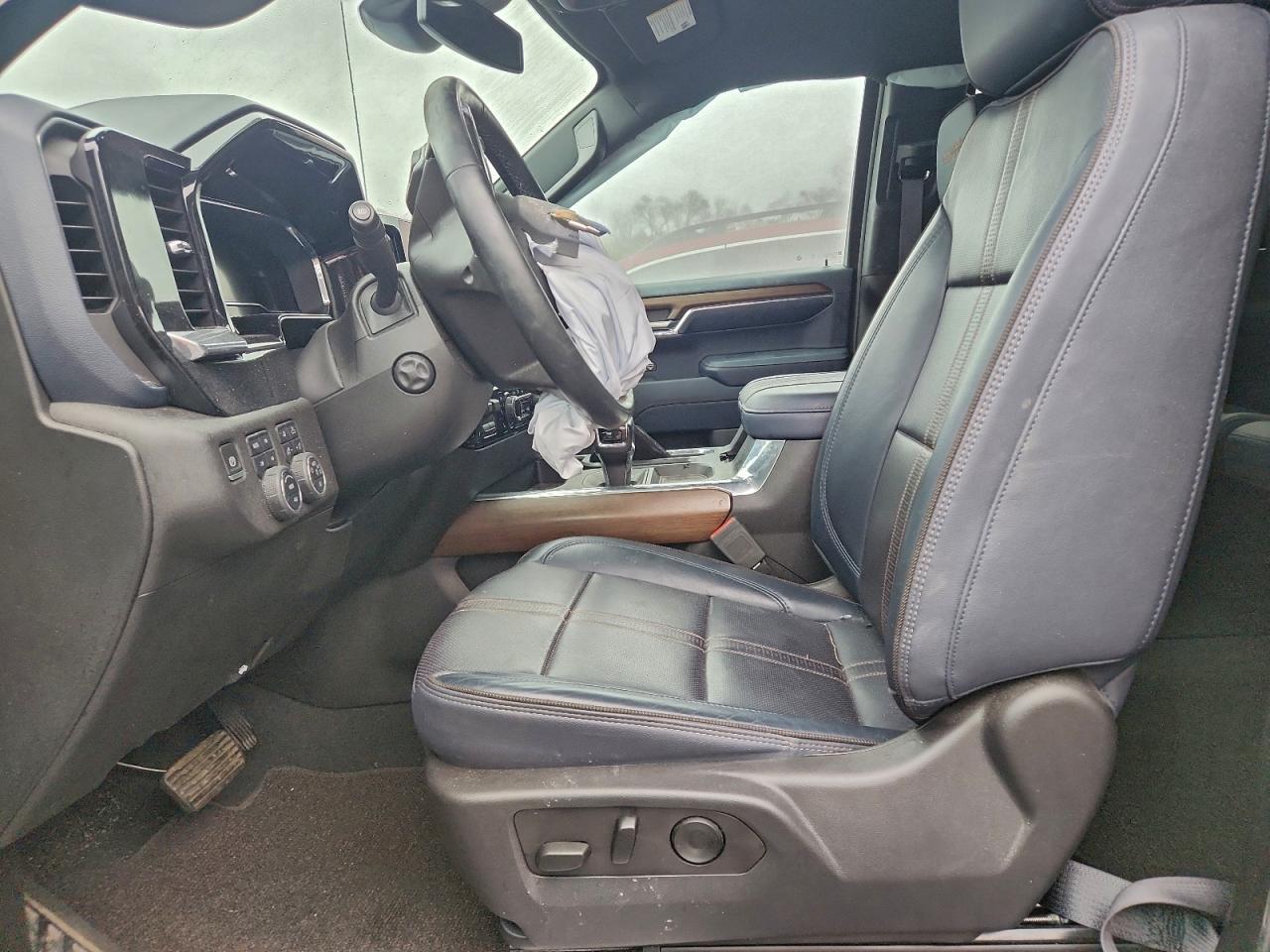 2024 CHEVROLET Silverado