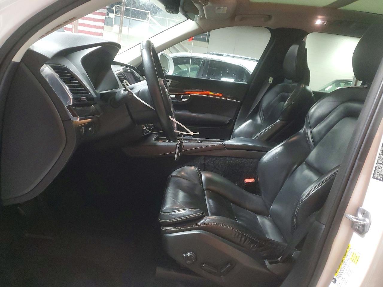 2016 VOLVO XC90