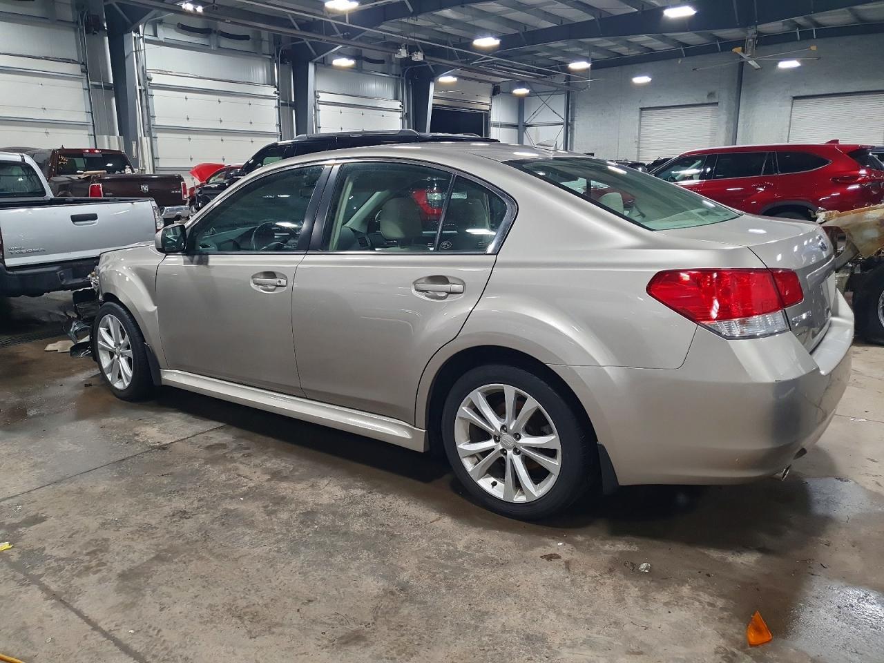2014 SUBARU Legacy