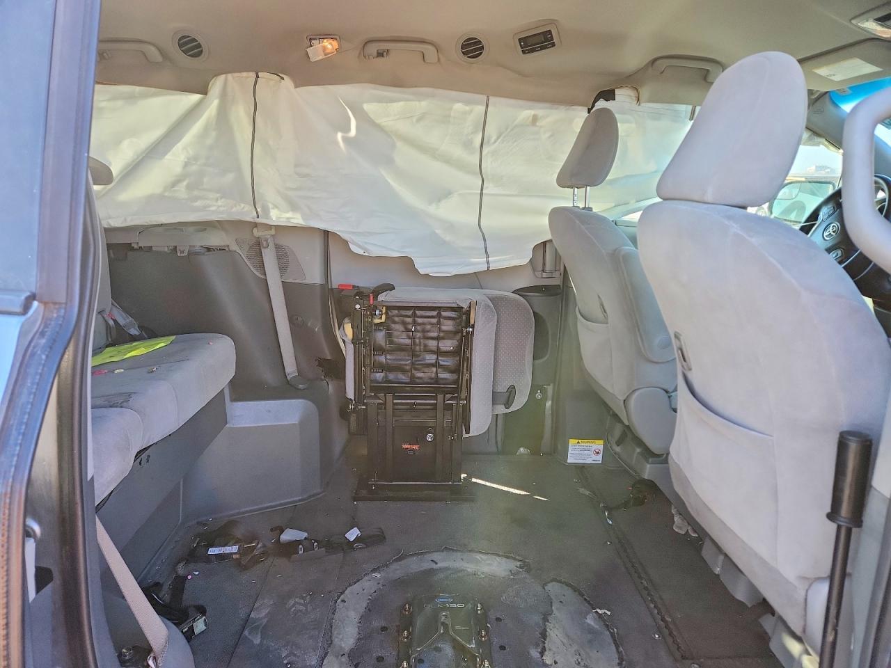 2015 TOYOTA SIENNA