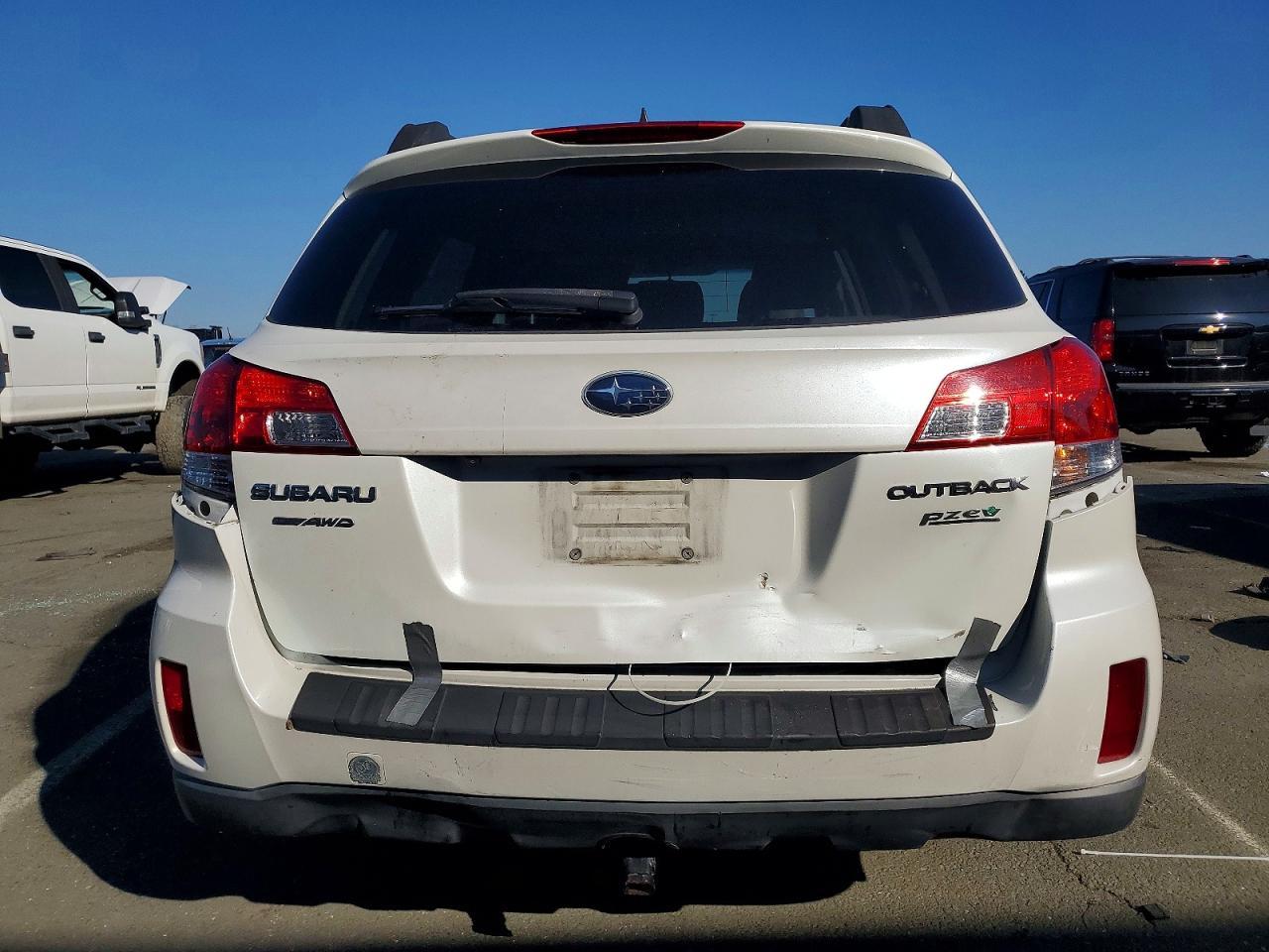 2013 SUBARU Outback