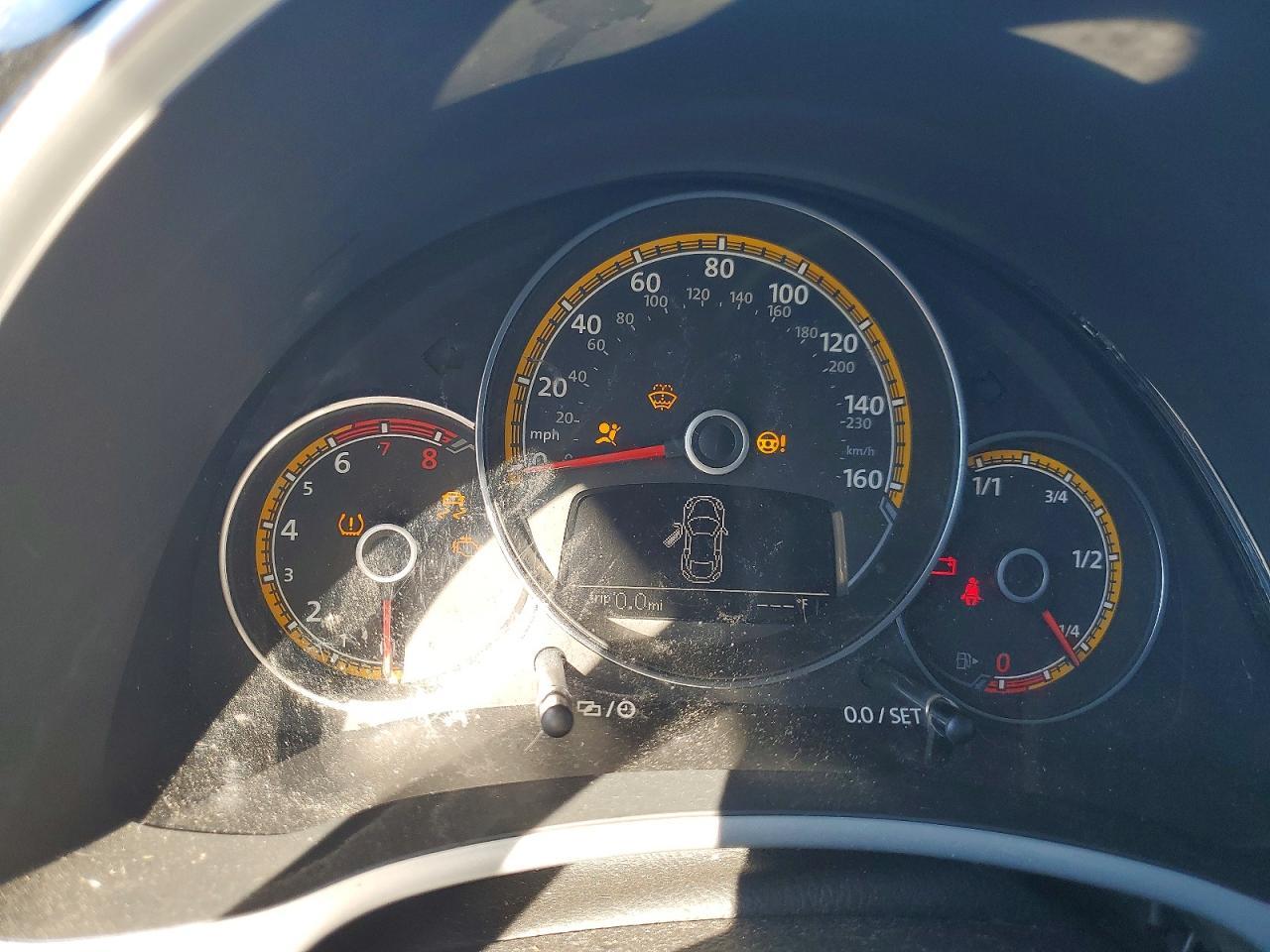 2016 VOLKSWAGEN Beetle