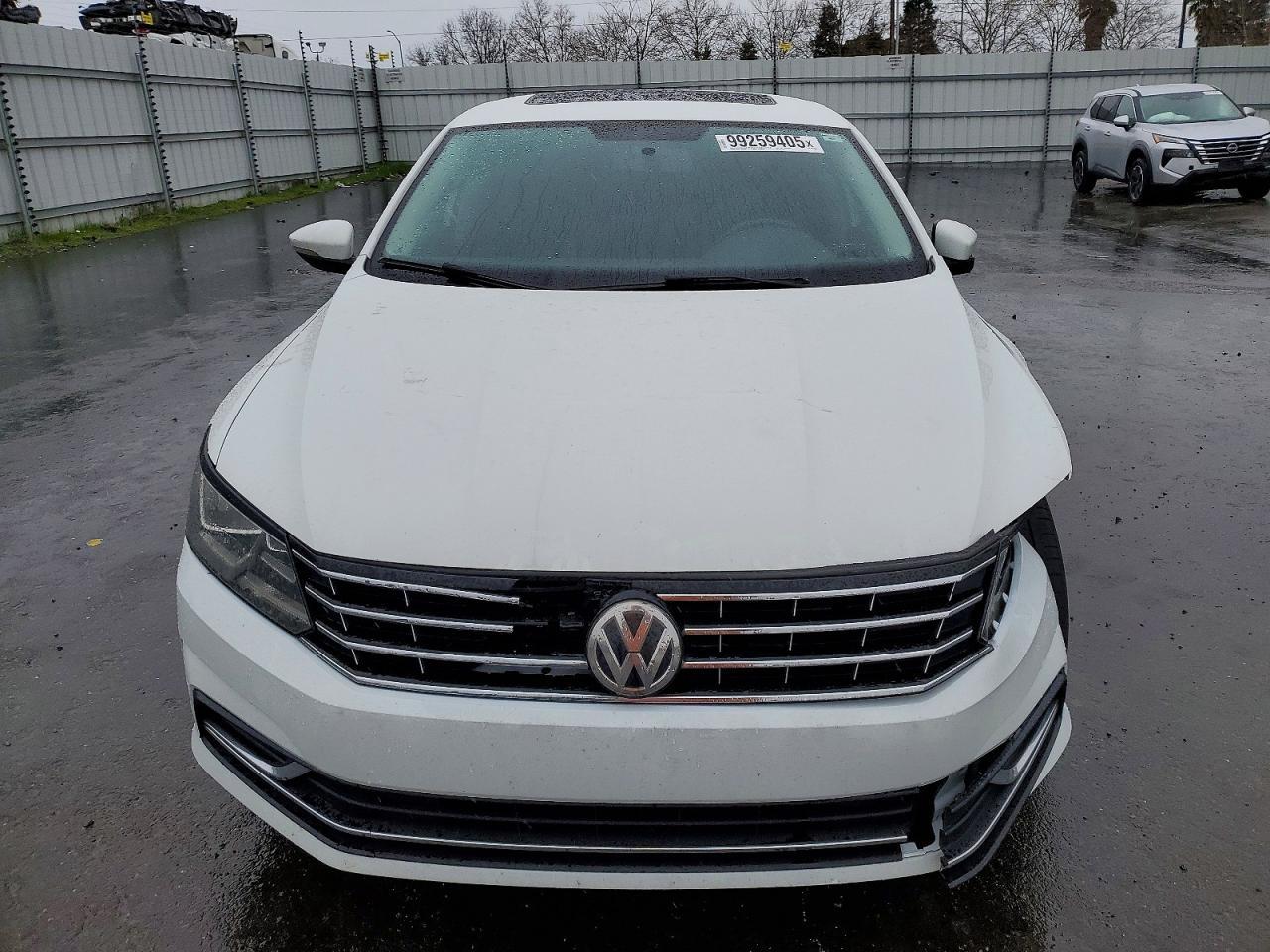 2017 VOLKSWAGEN Passat