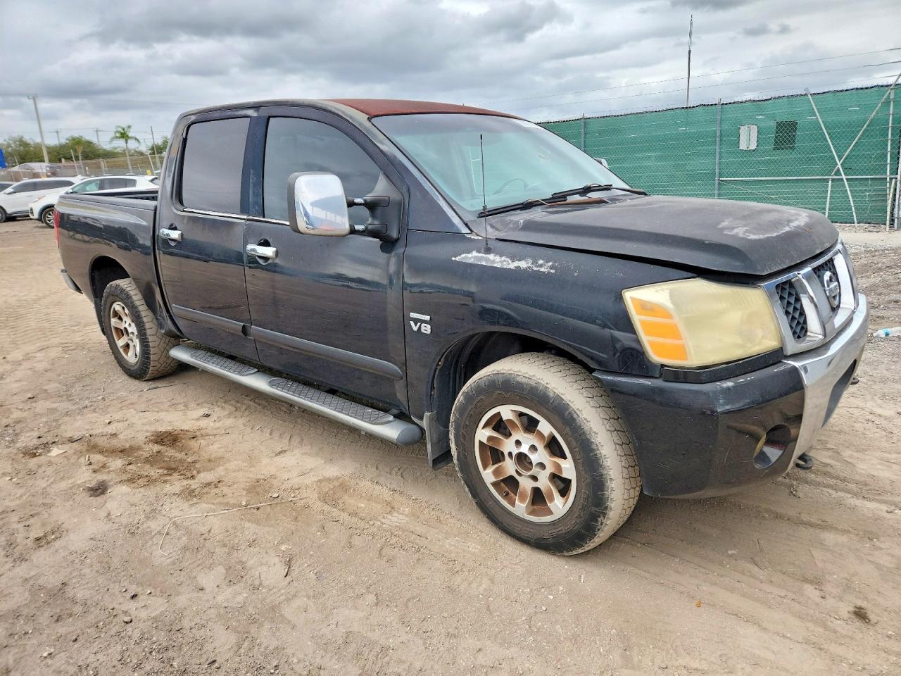 2004 NISSAN Titan