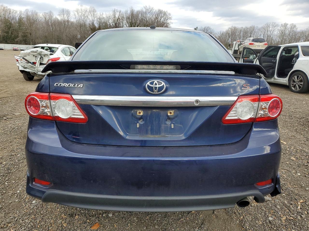 2011 TOYOTA COROLLA