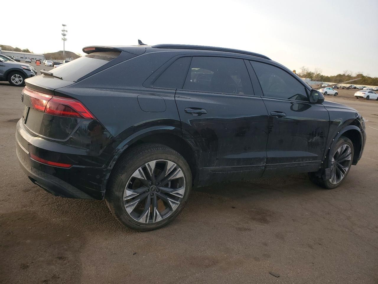 2025 AUDI Q8