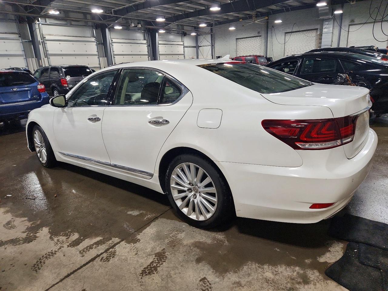 2013 LEXUS LS 460