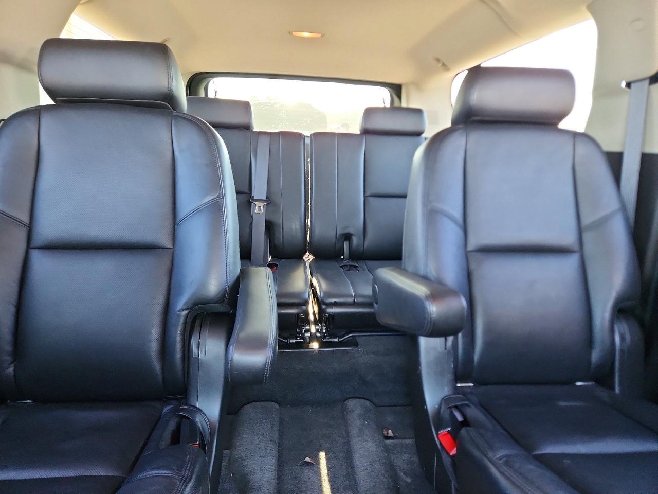 2010 CADILLAC Escalade ESV