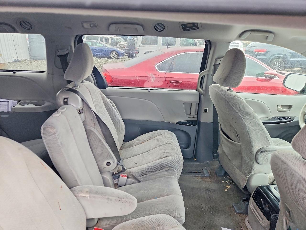 2014 TOYOTA SIENNA