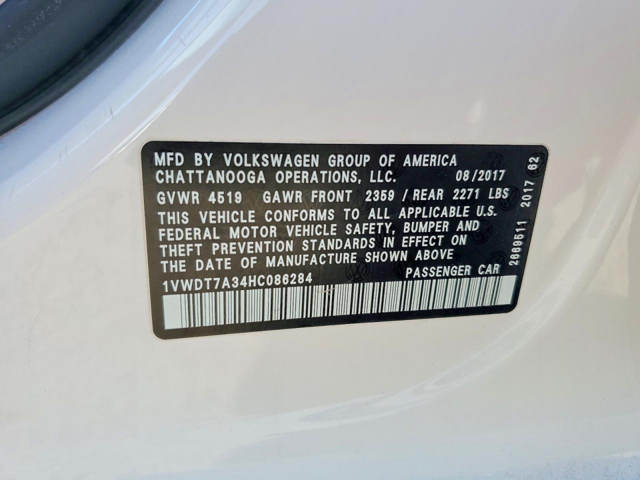 2017 VOLKSWAGEN Passat