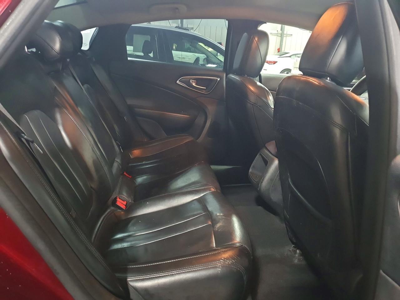 2016 CHRYSLER 200