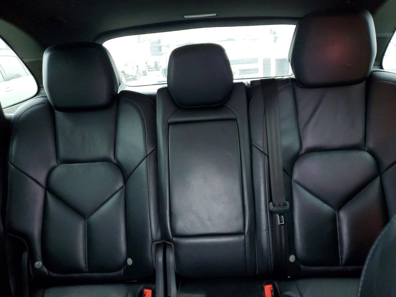 2014 PORSCHE CAYENNE