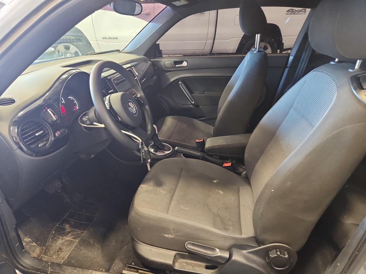 2014 VOLKSWAGEN Beetle