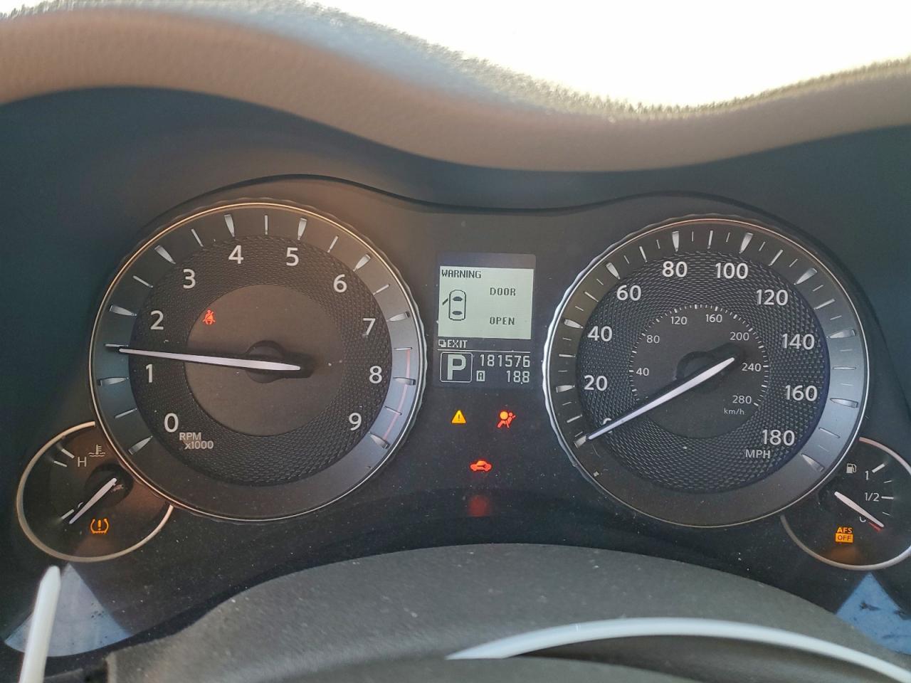 2011 INFINITI M37