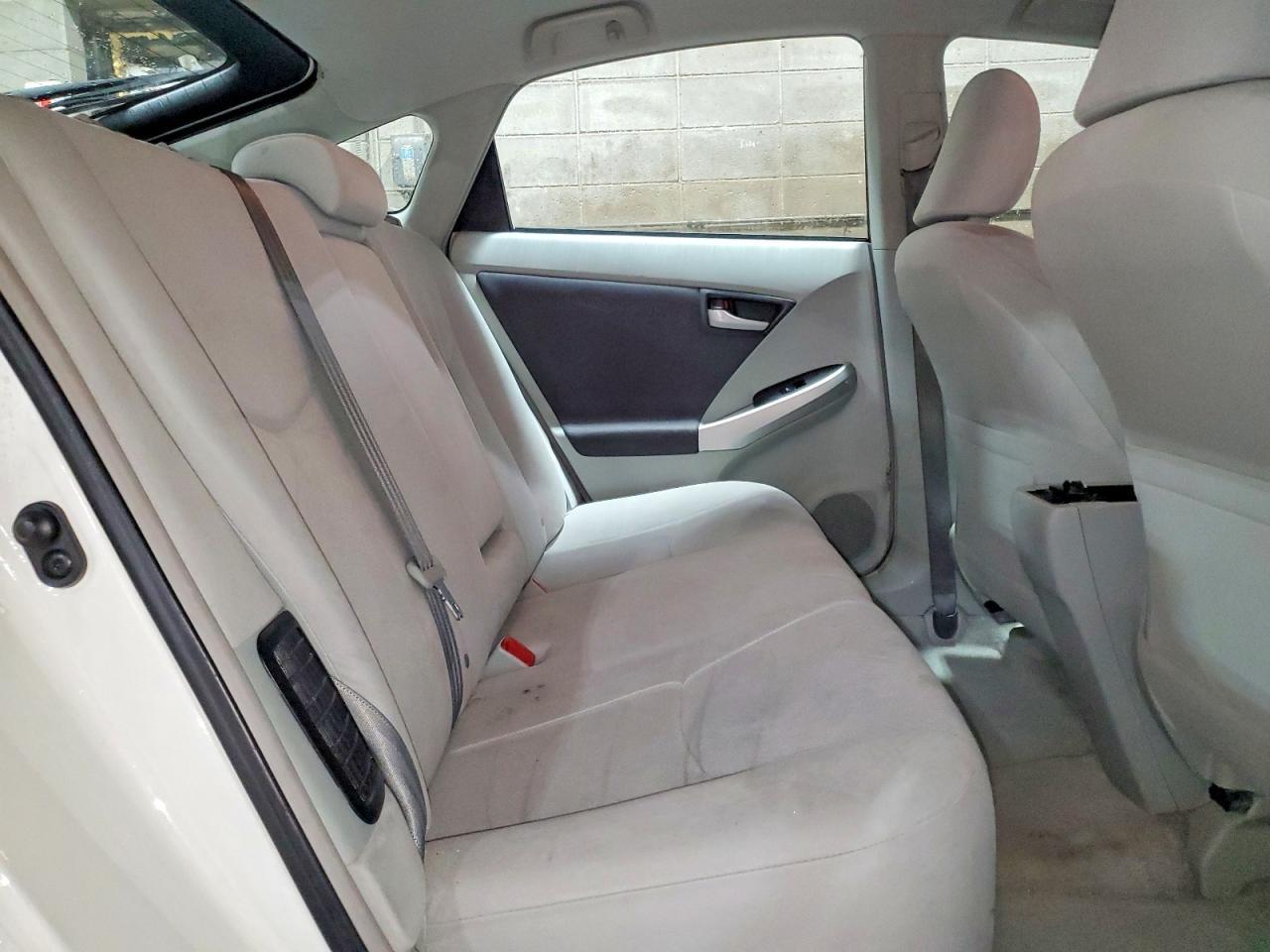 2011 TOYOTA PRIUS