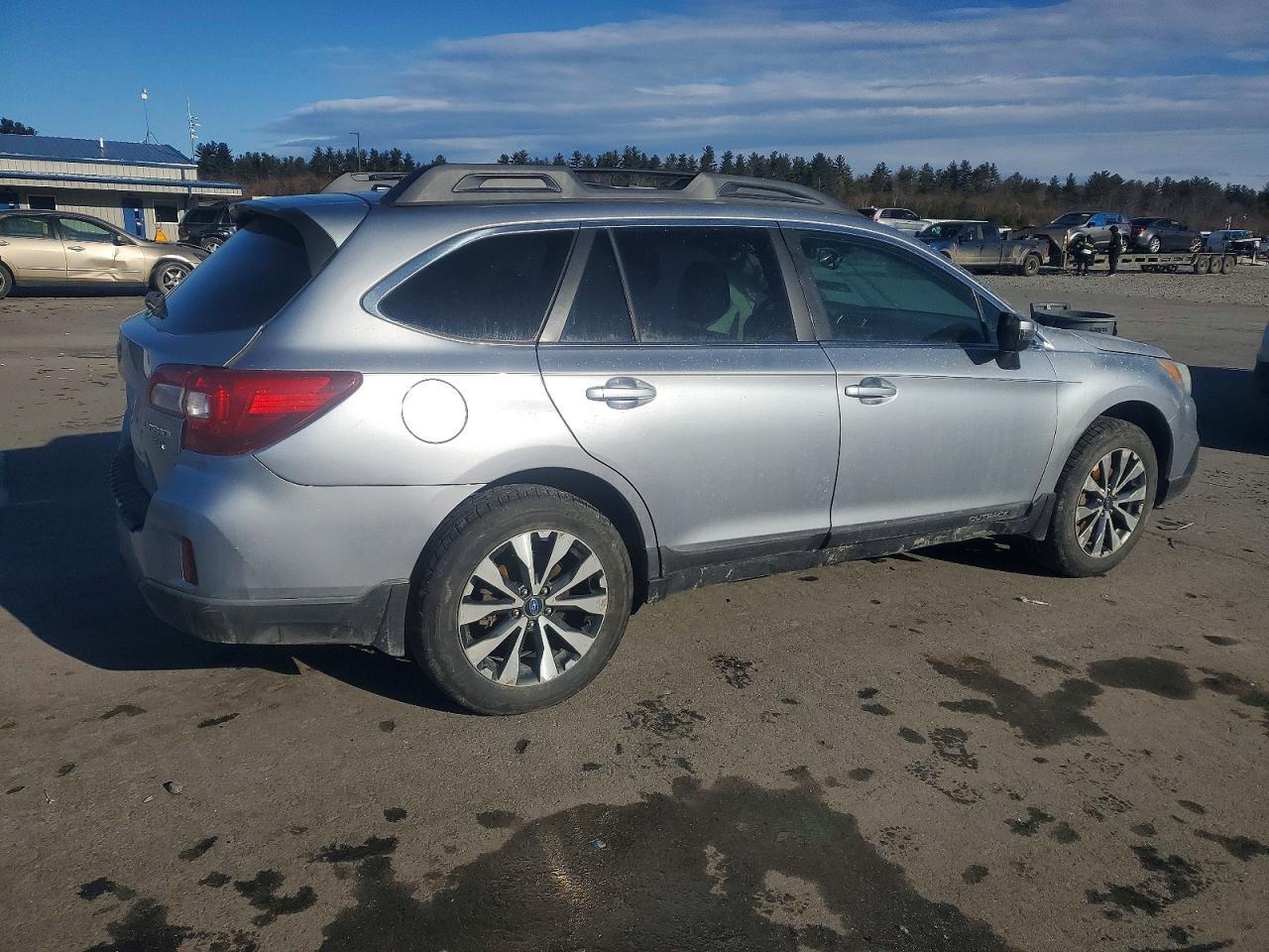 2015 SUBARU Outback