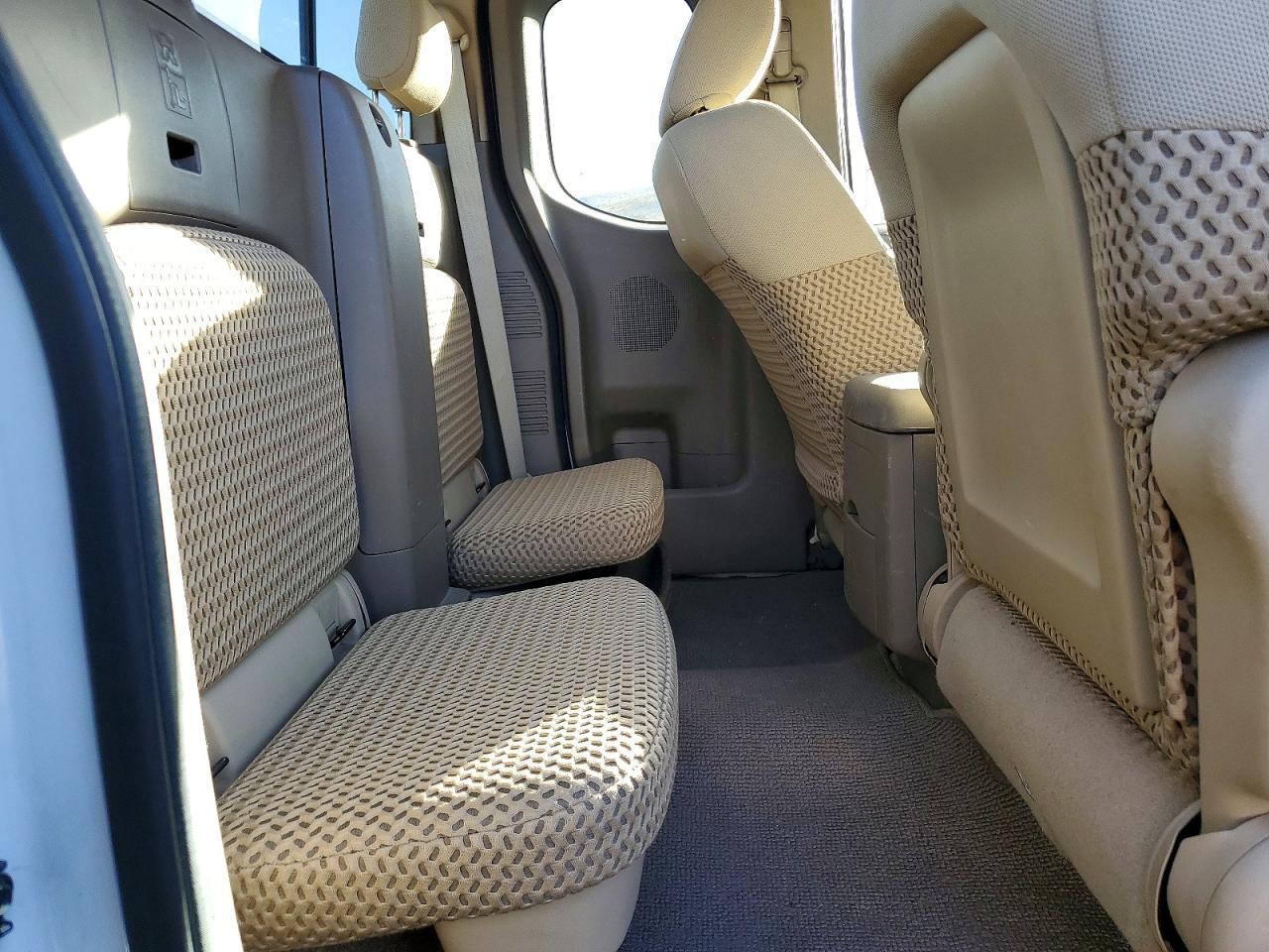 2012 NISSAN Frontier