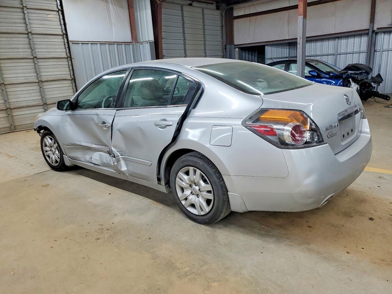 2010 NISSAN ALTIMA