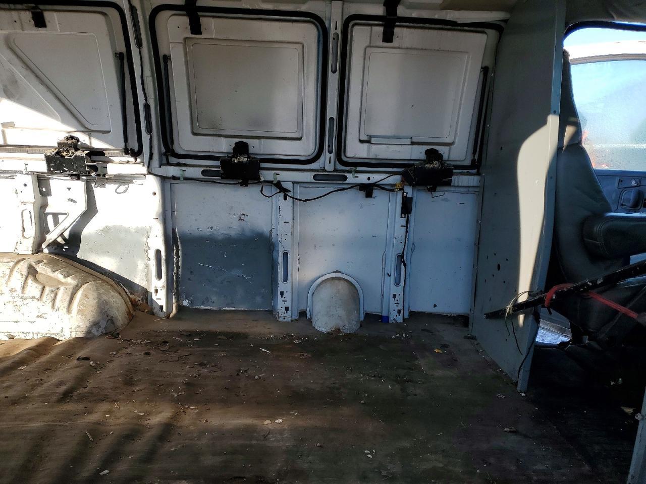 2004 CHEVROLET EXPRESS 2500