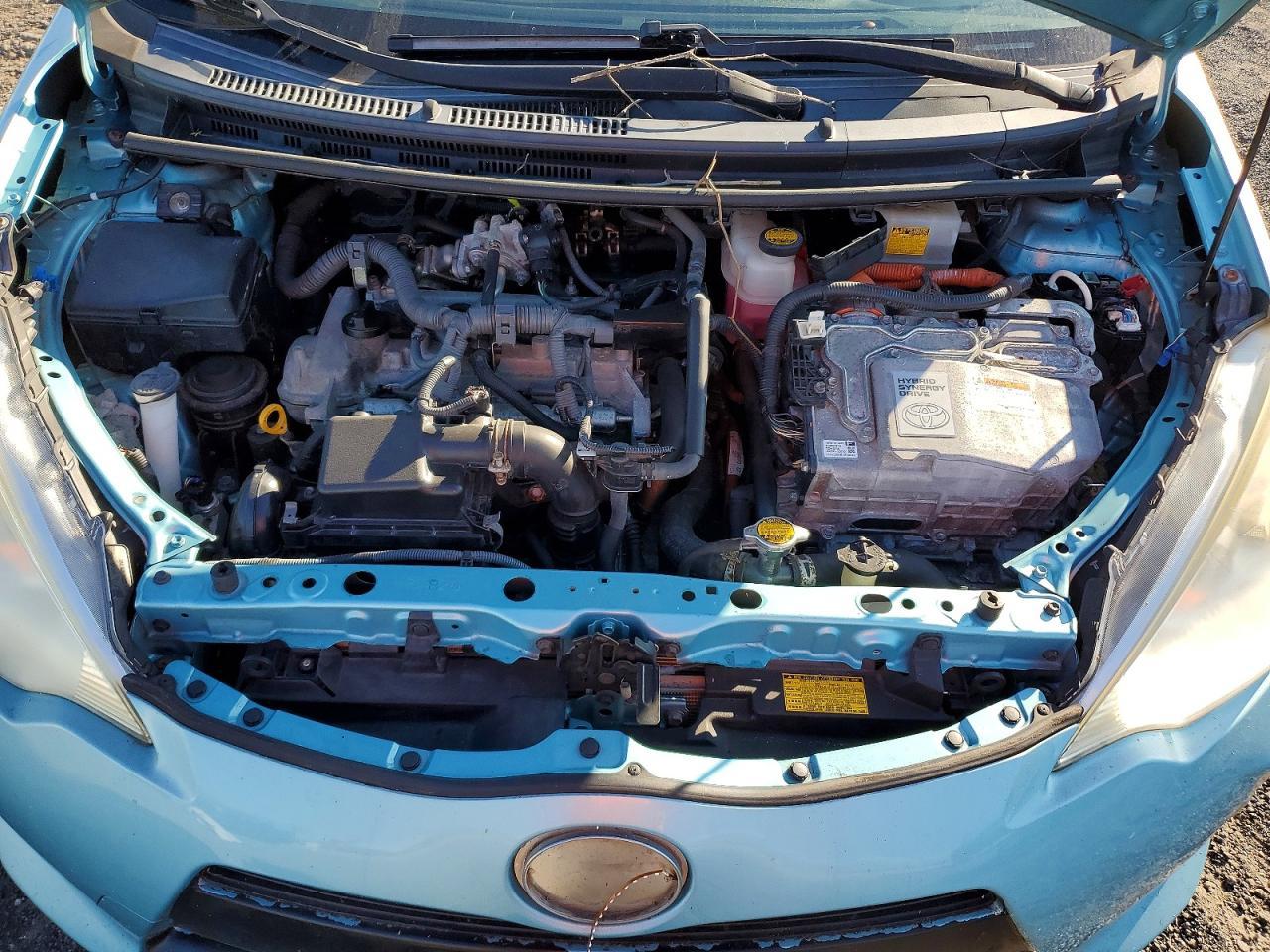 2013 TOYOTA Prius c