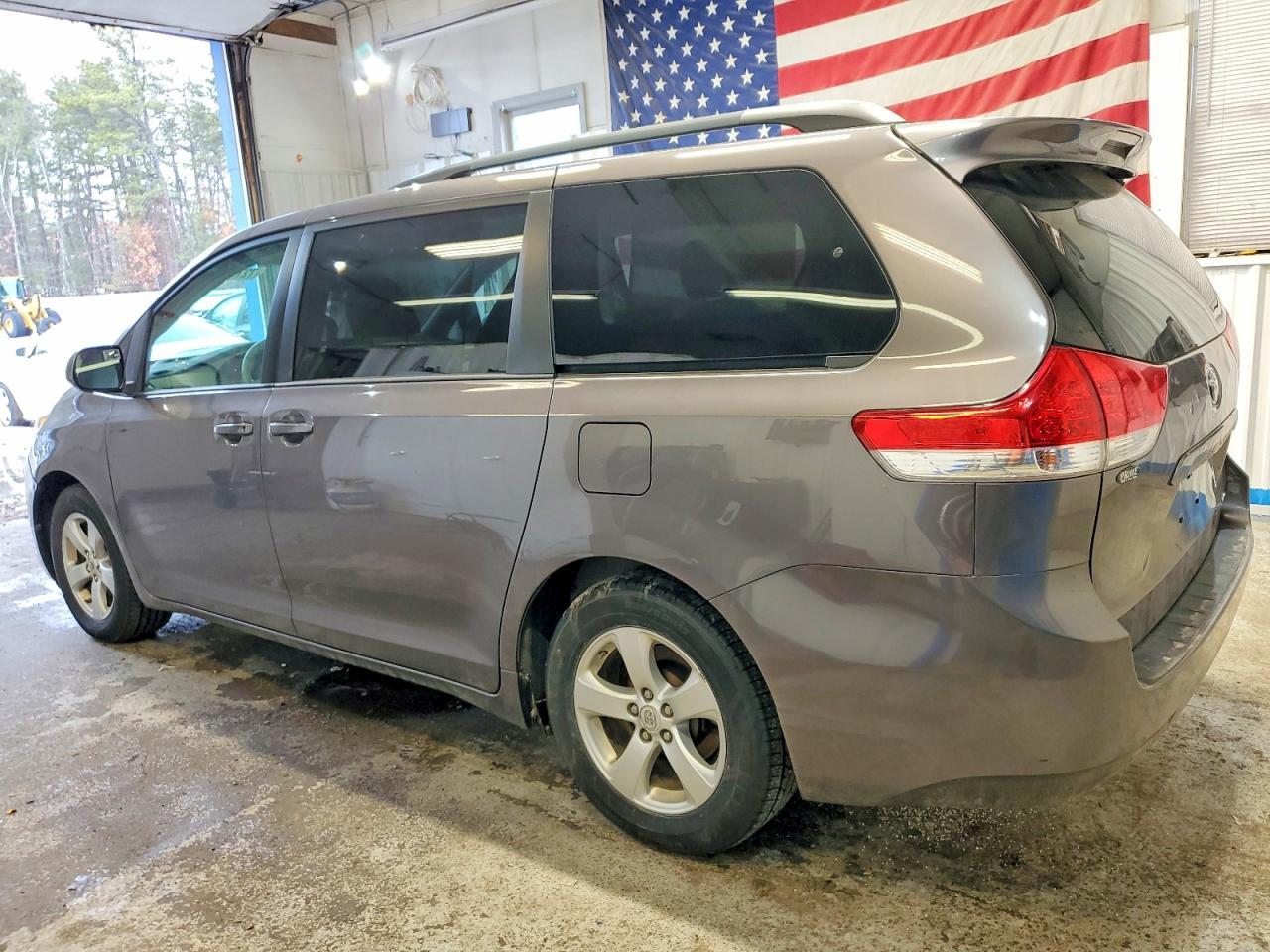 2013 TOYOTA SIENNA