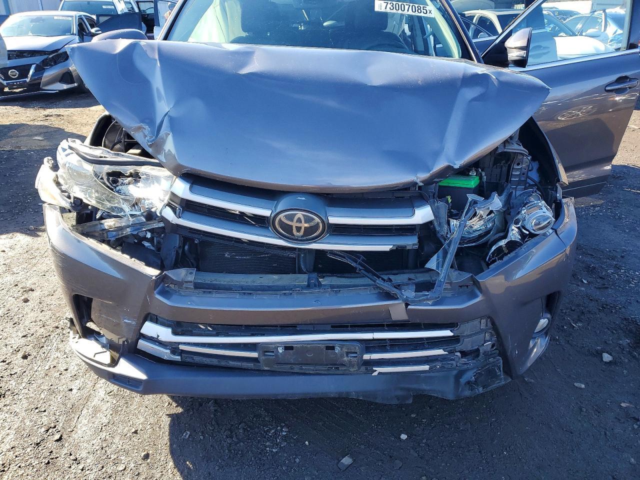 2017 TOYOTA HIGHLANDER