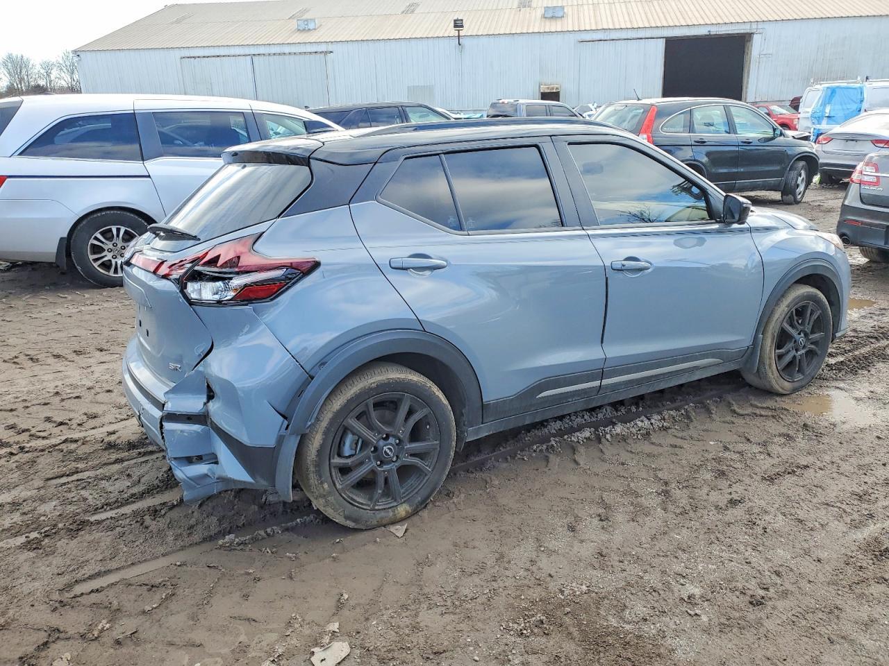 2023 NISSAN KICKS