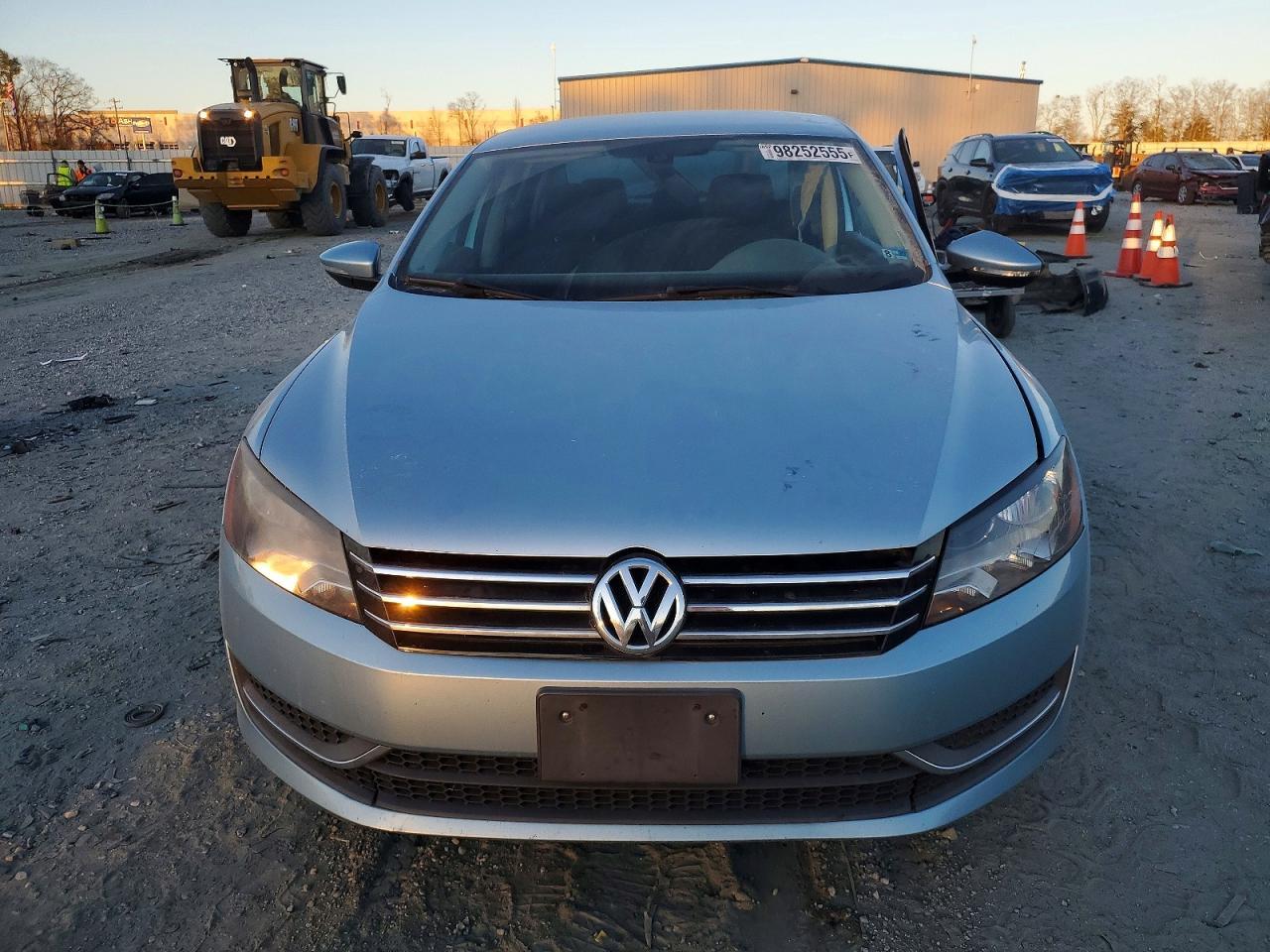 2012 VOLKSWAGEN Passat