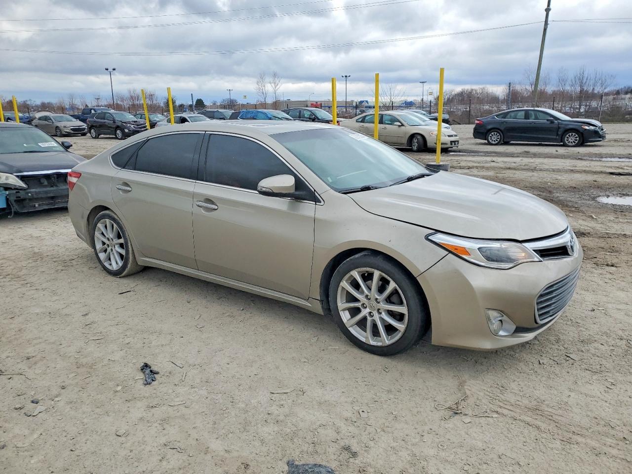 2013 TOYOTA Avalon
