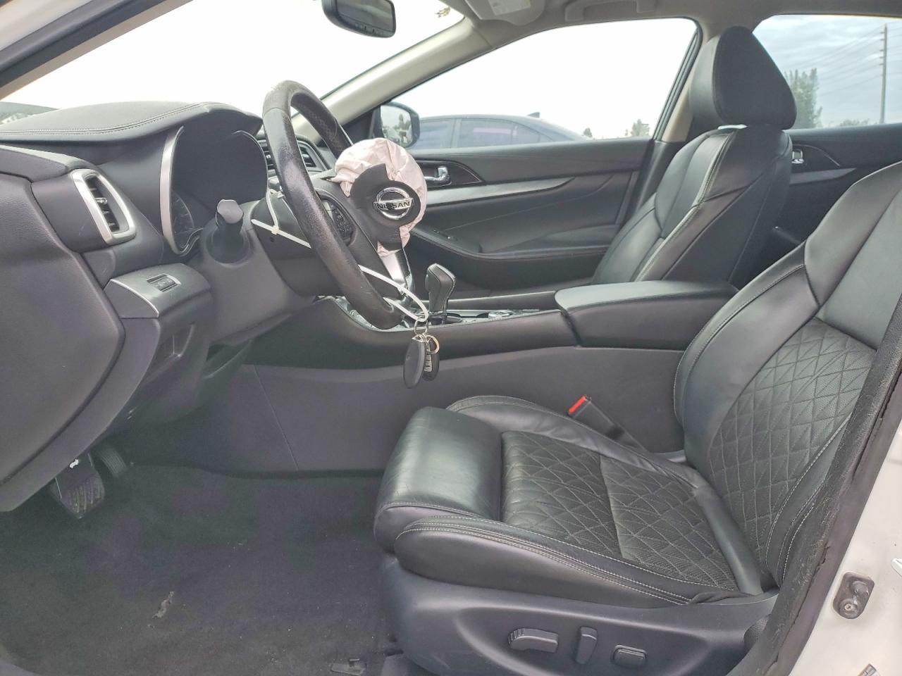 2016 NISSAN Maxima
