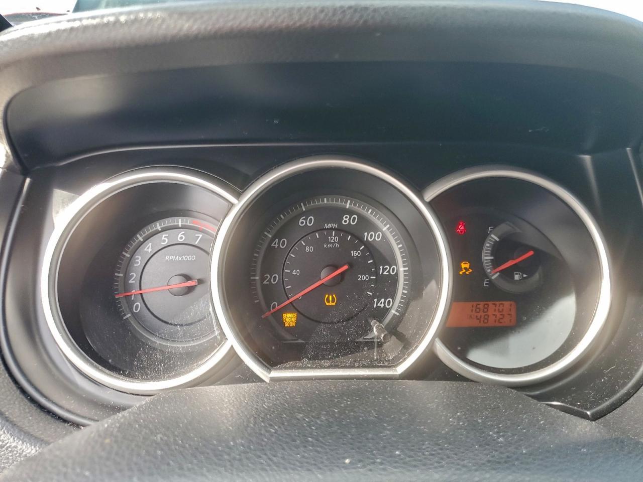 2011 NISSAN VERSA