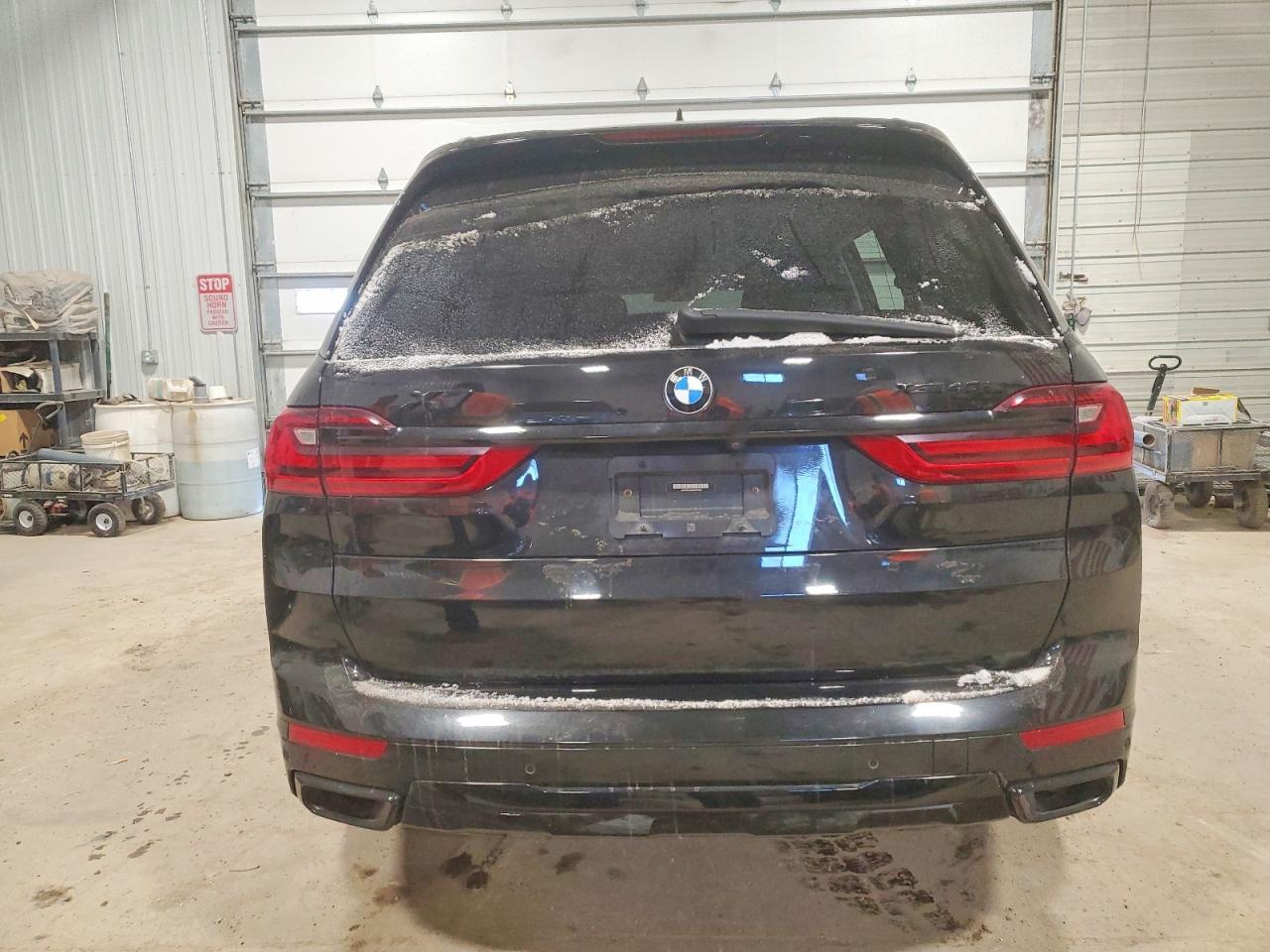 2022 BMW X7