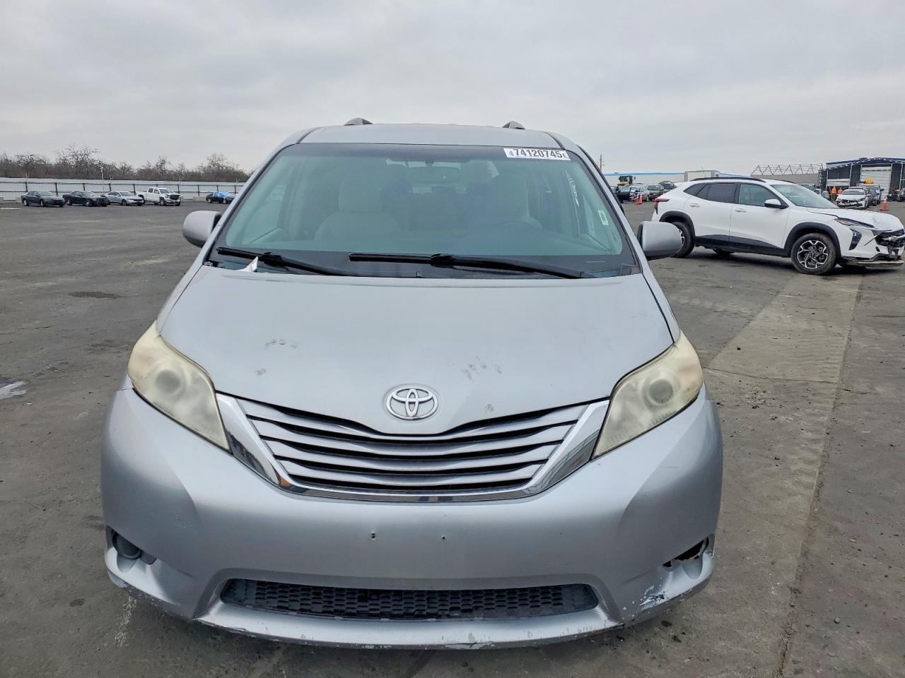 2015 TOYOTA SIENNA