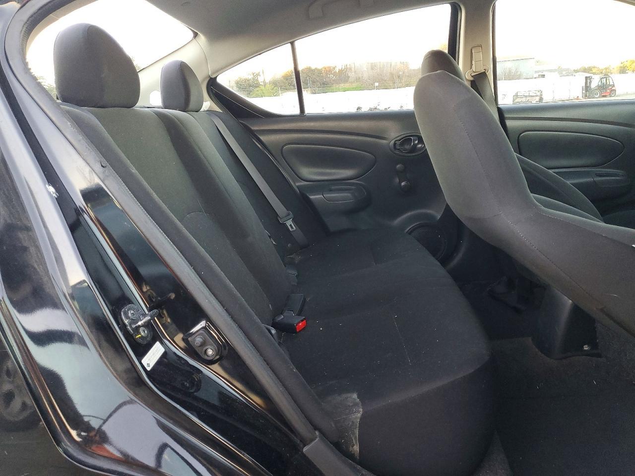2015 NISSAN VERSA