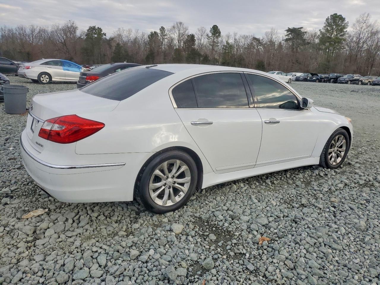 2013 HYUNDAI GENESIS