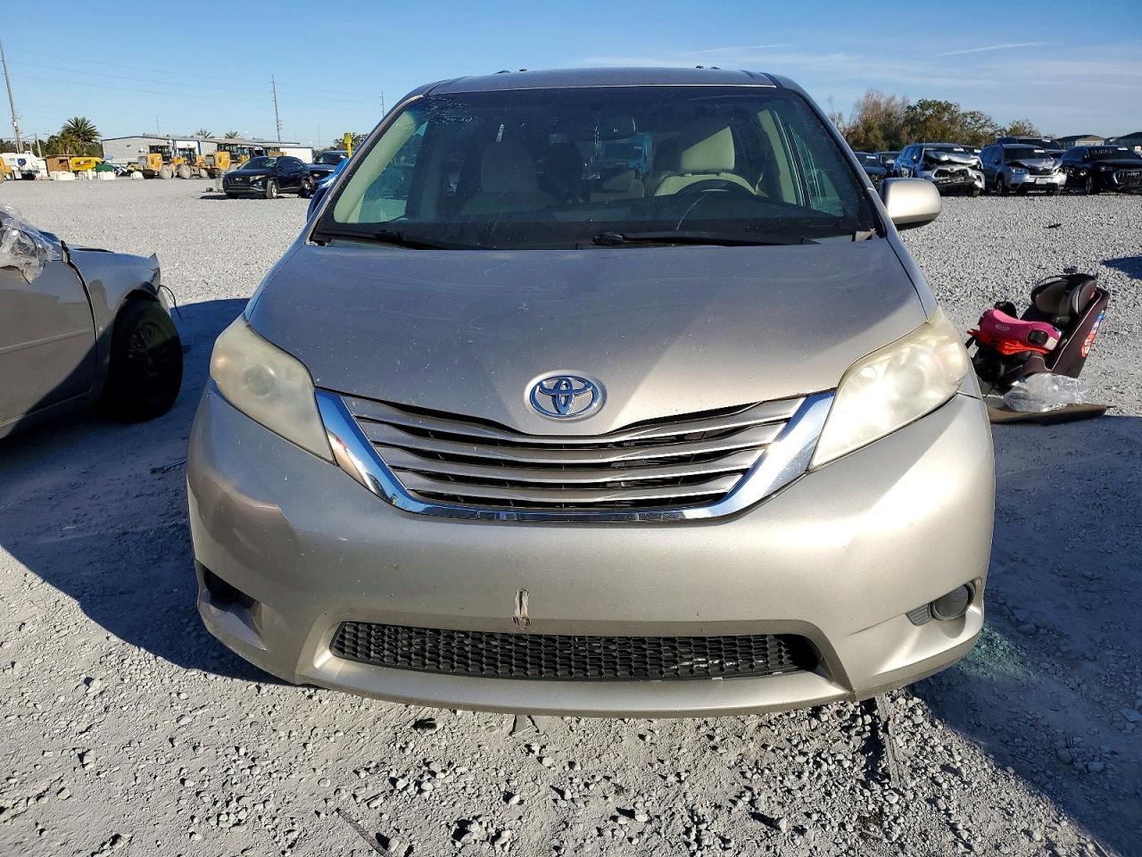 2015 TOYOTA SIENNA