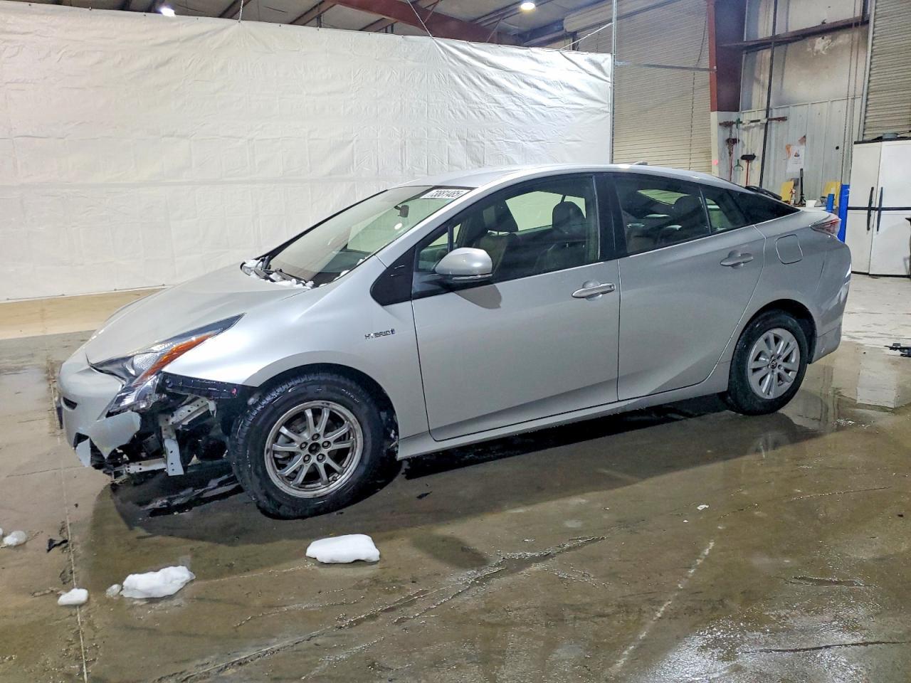 2016 TOYOTA PRIUS