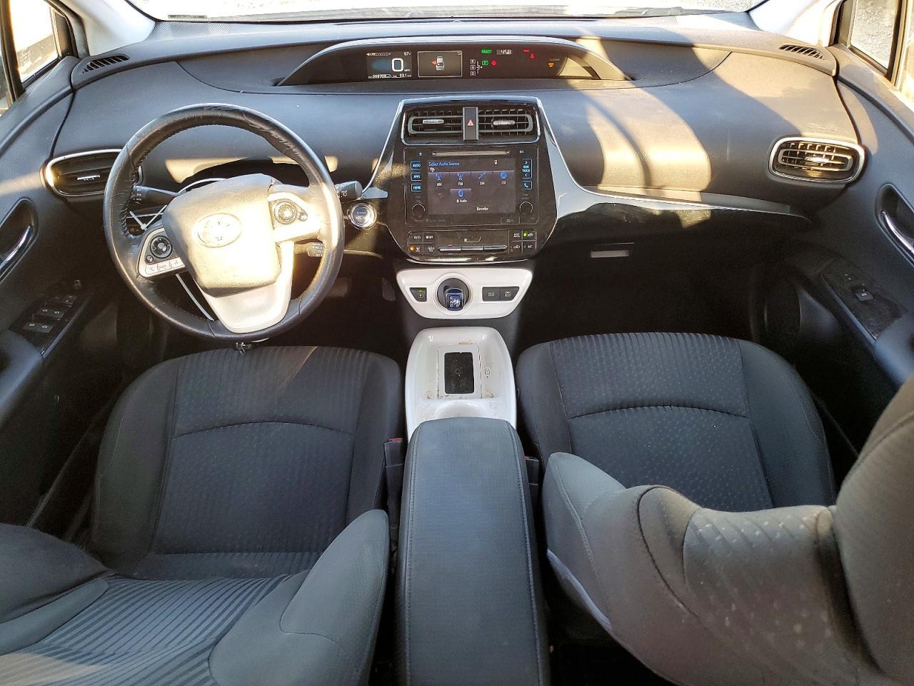 2016 TOYOTA PRIUS