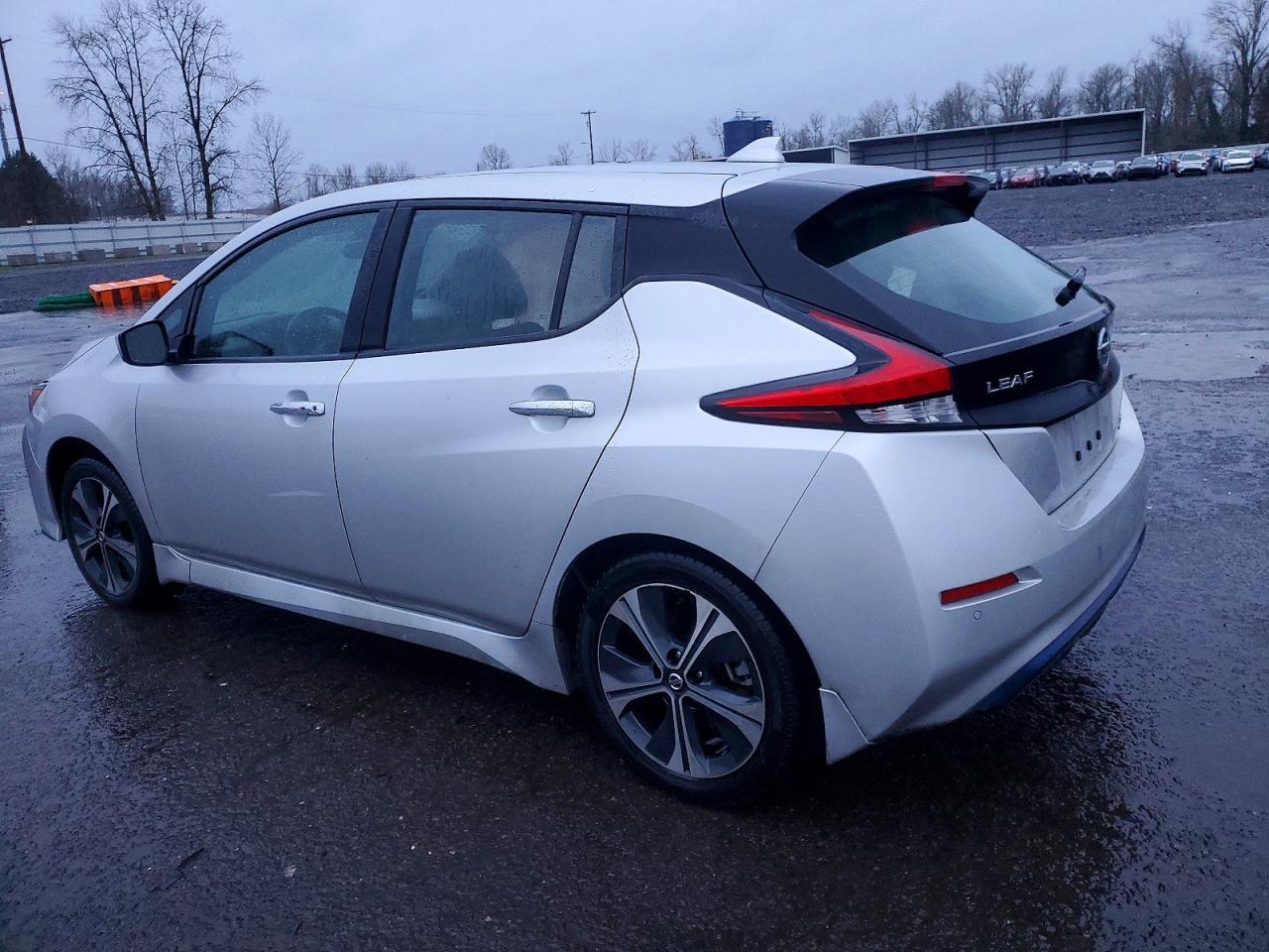 2021 NISSAN LEAF