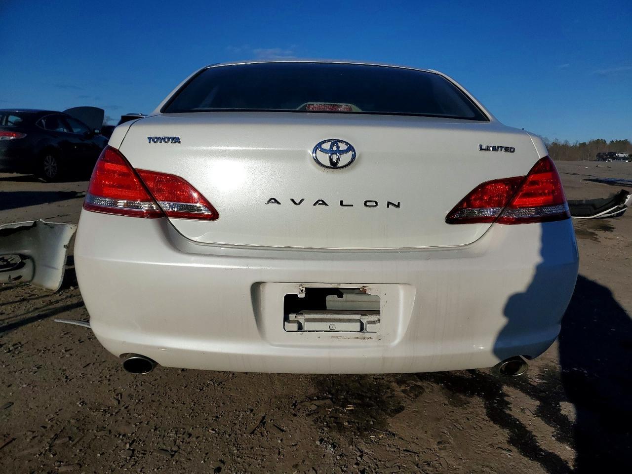 2006 TOYOTA Avalon