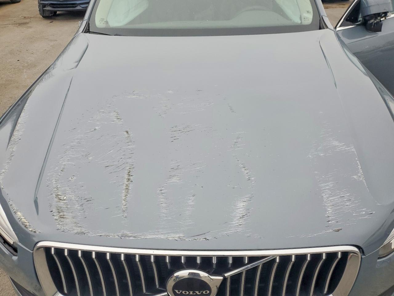 2023 VOLVO XC90