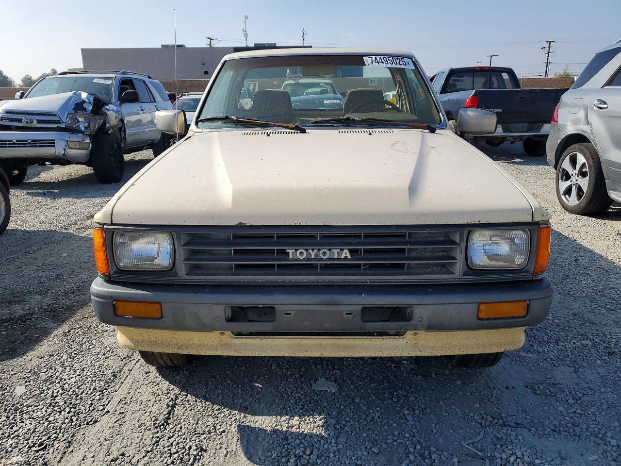 1987 TOYOTA Pickup