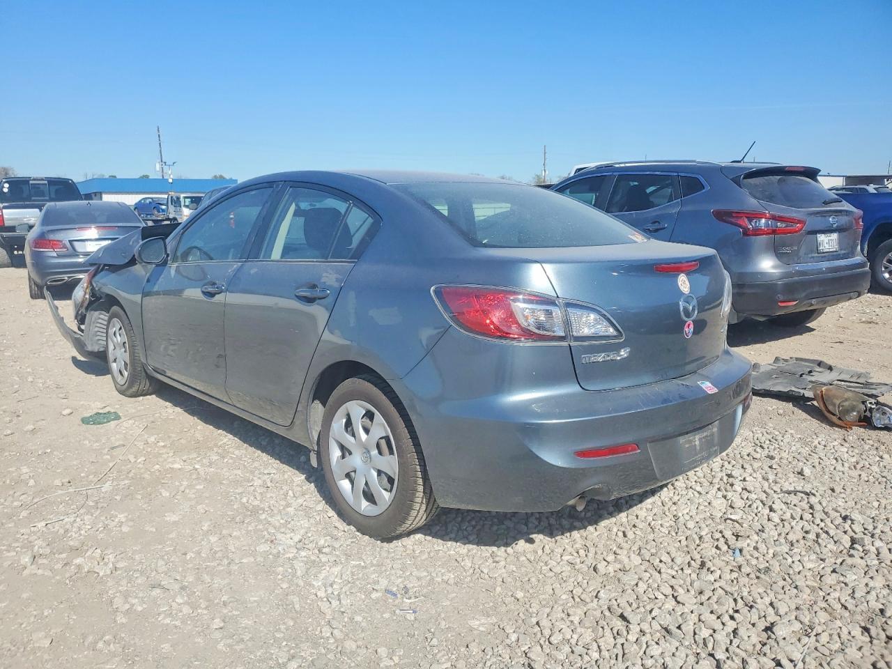 2013 MAZDA 3